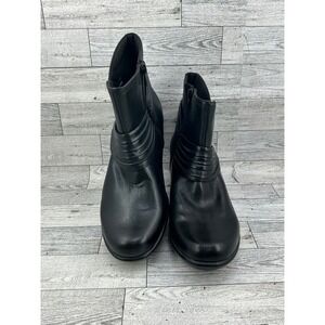 Clarks Bendables Black Leather Pleated Ankle Boots 36797‎ Women Sz 8.5M Side Zip